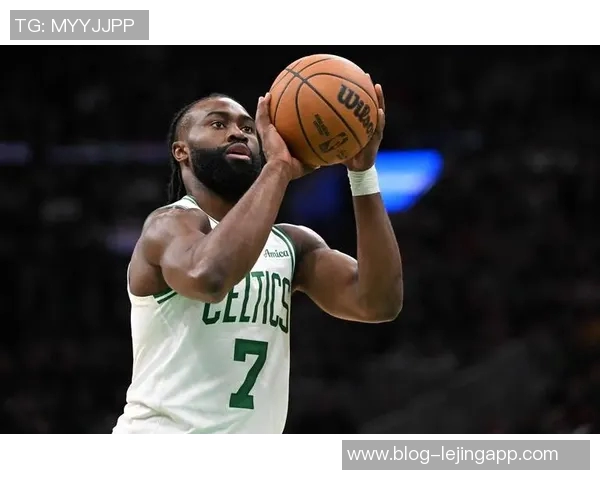 末节狂砍14分杰伦布朗全场25投11中斩获31分9篮板2助攻2封盖表现出色 末节狂砍14分杰伦布朗全场25投11中斩获31分9篮板2助攻2封盖表现出色