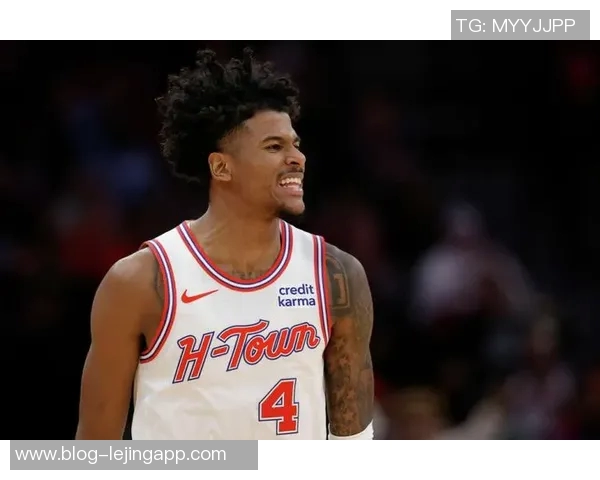 杰伦格林的女友在香港澳门游玩凌晨起床享受美食乐趣